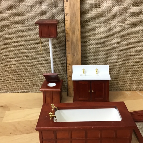 Dollhouse Miniature Bathroom - Picture 9 of 12